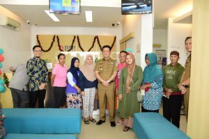 Pj Bupati M. Firsada Tinjau Langsung Penyaluran Bantuan Program Mantra