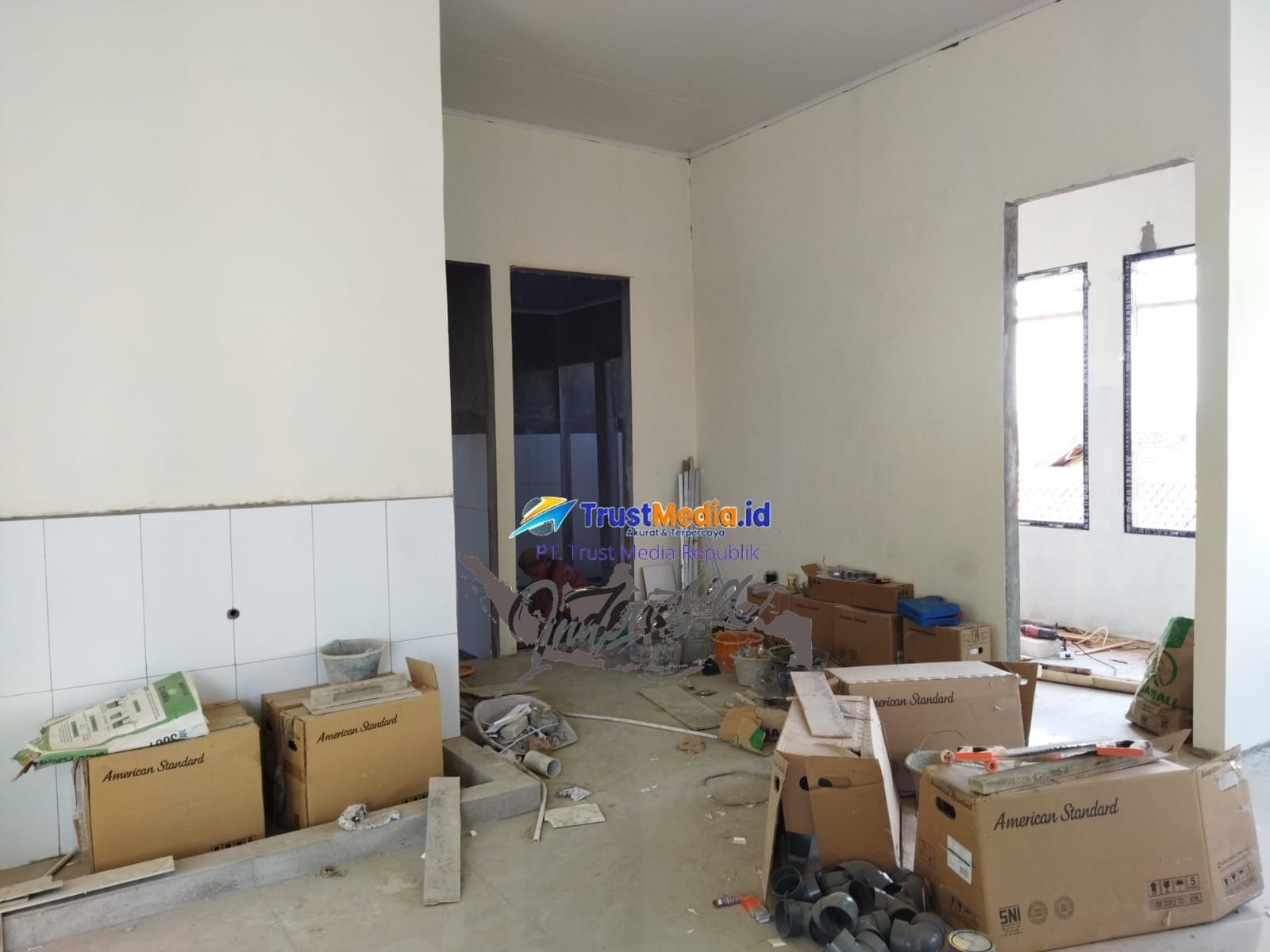 Progres Terlambat: Keluhan Akses dan Pelayanan di Pembangunan Kantor Kelurahan Kebalen Kecamatan Babelan, Kabupaten Bekasi