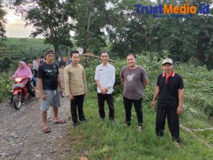 Angin Puting Beliung Memporak Porandakan Pohon Serta Rumah Warga Sumbersari Bantul Kecamatan Metro Selatan