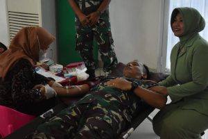 Sambut HUT Ke-78 Tahun, Persit Kartika Chandra Kirana Koorcab Rem 043 PD II/Sriwijaya Gelar Donor Darah