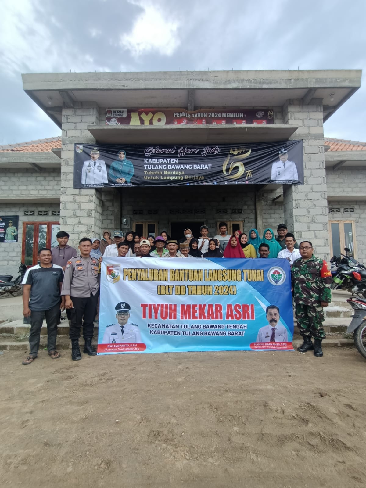 Kepalo Tiyuh Mekar Asri Salurkan BLT DD Tahap Pertama kepada 27 KPM