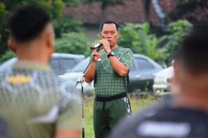 Jaga Soliditas Dan Kebugaran Tubuh, Prajurit dan PNS Korem 043/Gatam Olahraga Bersama