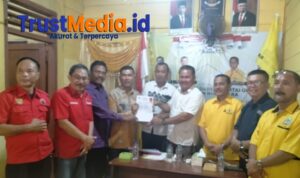 Fonaha Zega dan Nyak Pau Aceh Mendaftar Sebagai Calon Bupati dan Wakil Bupati Di Partai Golkar Nias Utara