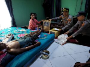 Wujud Kepedulian Polri, Polres Lampung Tengah Tanggung Biaya Pengobatan Suhadi