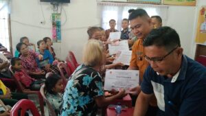 Pemdes Bukit Tinggi Salurkan BLT Tahap I Tahun 2024 Kepada 77 KPM