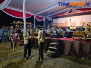HUT Kelurahan Sumbersari Bantul Metro Selatan ke-86 Adakan Pagelaran Wayang Kulit