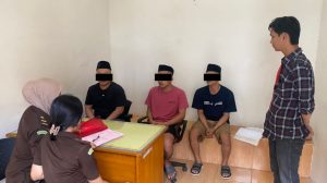 Satresnarkoba Polres Tanggamus Limpahkan Tiga Tersangka Kasus Narkotika ke Kejaksaan.