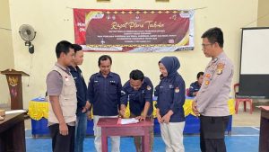 Rapat Pleno DPSHP Pemilukada 2024 di Hadiri Bhabinkamtibmas Tanggamus