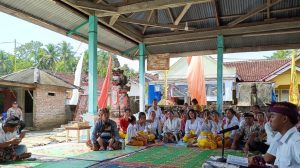 Polisi Amankan Perayaan Hari Raya Galungan Umat Hindu di Pura Sabha Mantra.