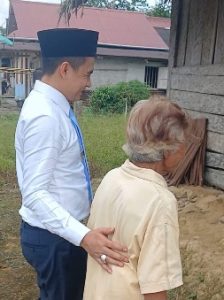 Usai Dilantik menjadi Anggota DPRD Kevin KP. Waruwu Bedah Rumah warga Kurang Mampu