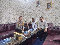 Kapolres Pringsewu : Dinamika itu biasa , wartawan sepatutnya bekerja Profesional dan Proporsional .