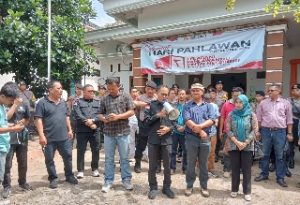 Banyak keterlibatan ASN Tim Kadapi-Cik Raden demo ke Bawaslu dan GAKKUM Way Kanan.