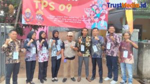 Persiapan Anggota KPPS di TPS 09 Iringmulyo dihari Pilkada metro
