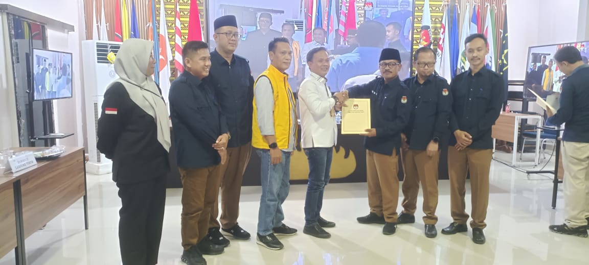 KPU Lamtim Tetapkan Ela-Azwar Sebagai Pemenang Pilkada Lampung Timur 2024