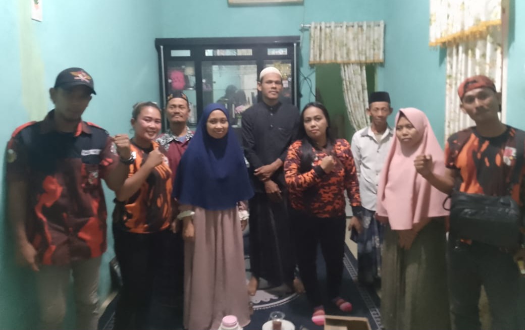 Ormas PP PAC Baros, Kunjungi dan Berikan Bantuan Kepada 3 Keluarga Anak SD Korban Hanyut