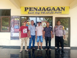 Seorang Pelaku Penganiayaan Menyerahkan diri ke Kantor Polisi