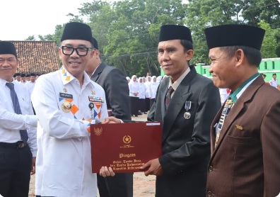 Bupati Hadiri Upacara Amal Bakti Kemenag Way Kanan.