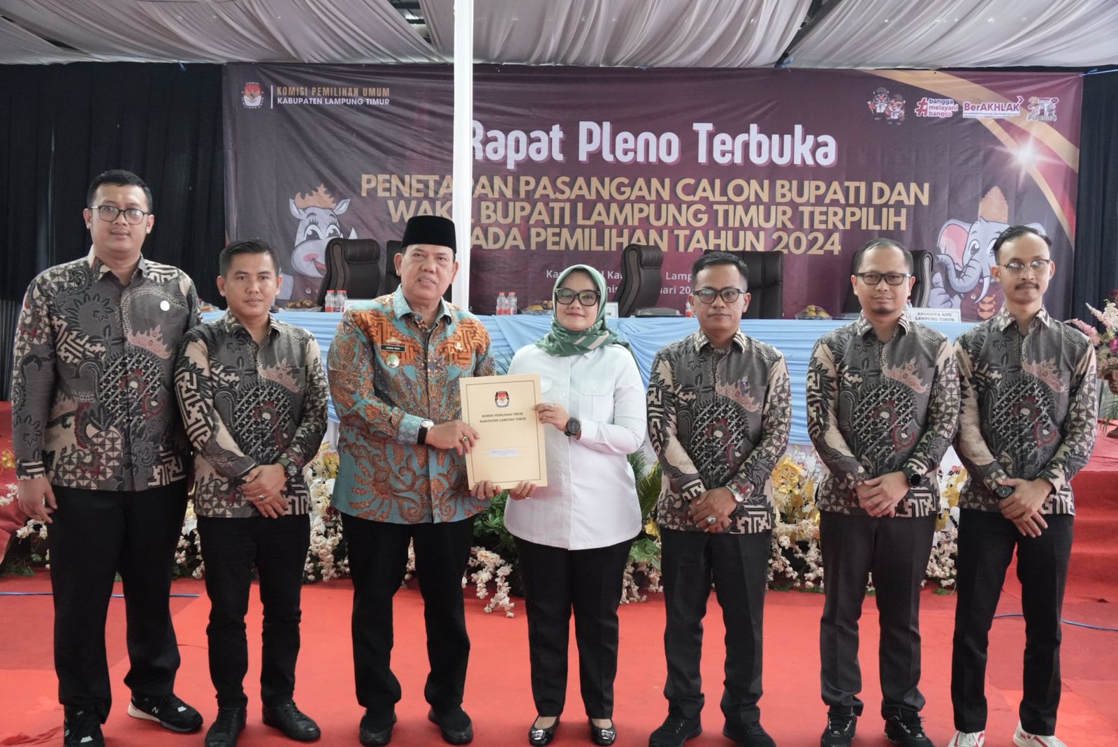 KPU Pleno Penetapan Ela-Azwar Sebagai Bupati dan Wakil Bupati Lamtim