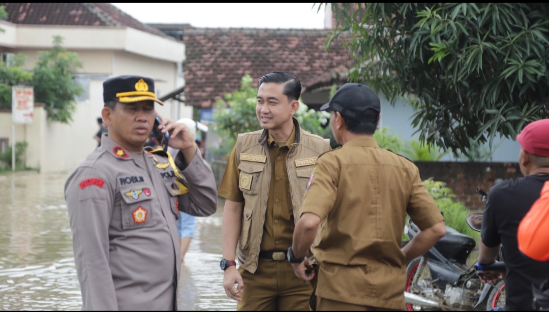 Pj. Bupati Pringsewu Bergerak Cepat Atasi Dampak Banjir