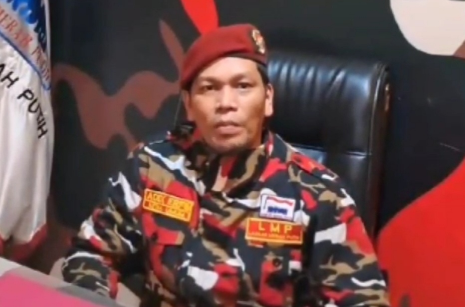 Ketua Umum Laskar Merah Ade Erfil Manurung SH , desak Pemerintah Malaysia PM Anwar Ibrahim , pecat dan berlakukan Hukum yang Tegas .