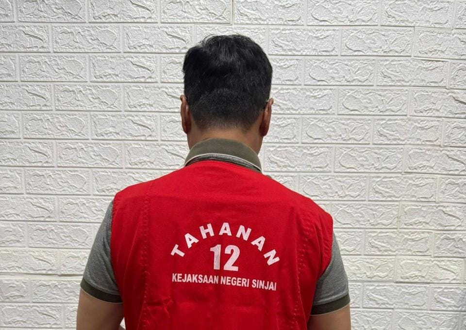 Kejari Sinjai Menahan Direktur PT.PUG Kasus Tipikor Apparang. Rugikan Negara 1.785.019.091,00.