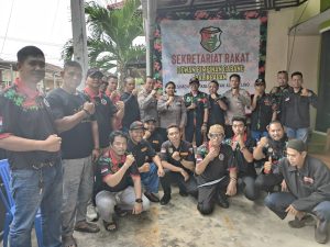 silahturahmi ke kantor sekretariat DEWAN PIMPINAN CABANG BALIKPAPAN RAKAT ( RESIMEN ADAT KALIMANTAN)