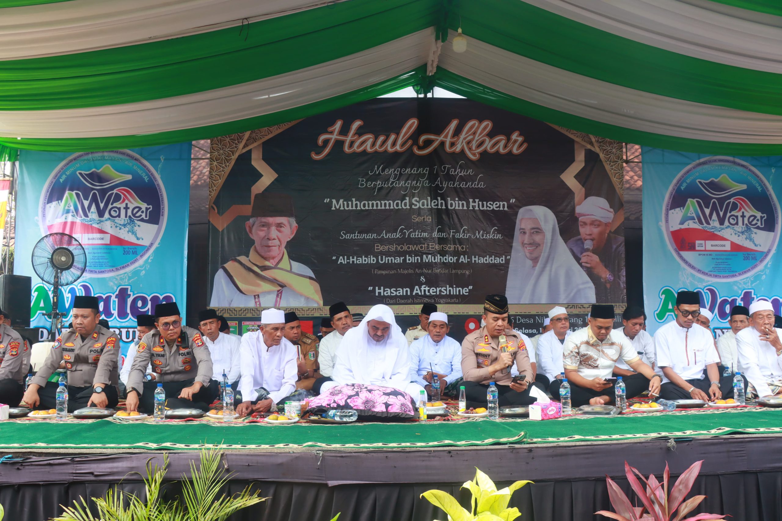 Kapolres Lampung Timur Hadiri Haul Akbar dan Santunan 1000 Anak Yatim di Gunung Pelindung