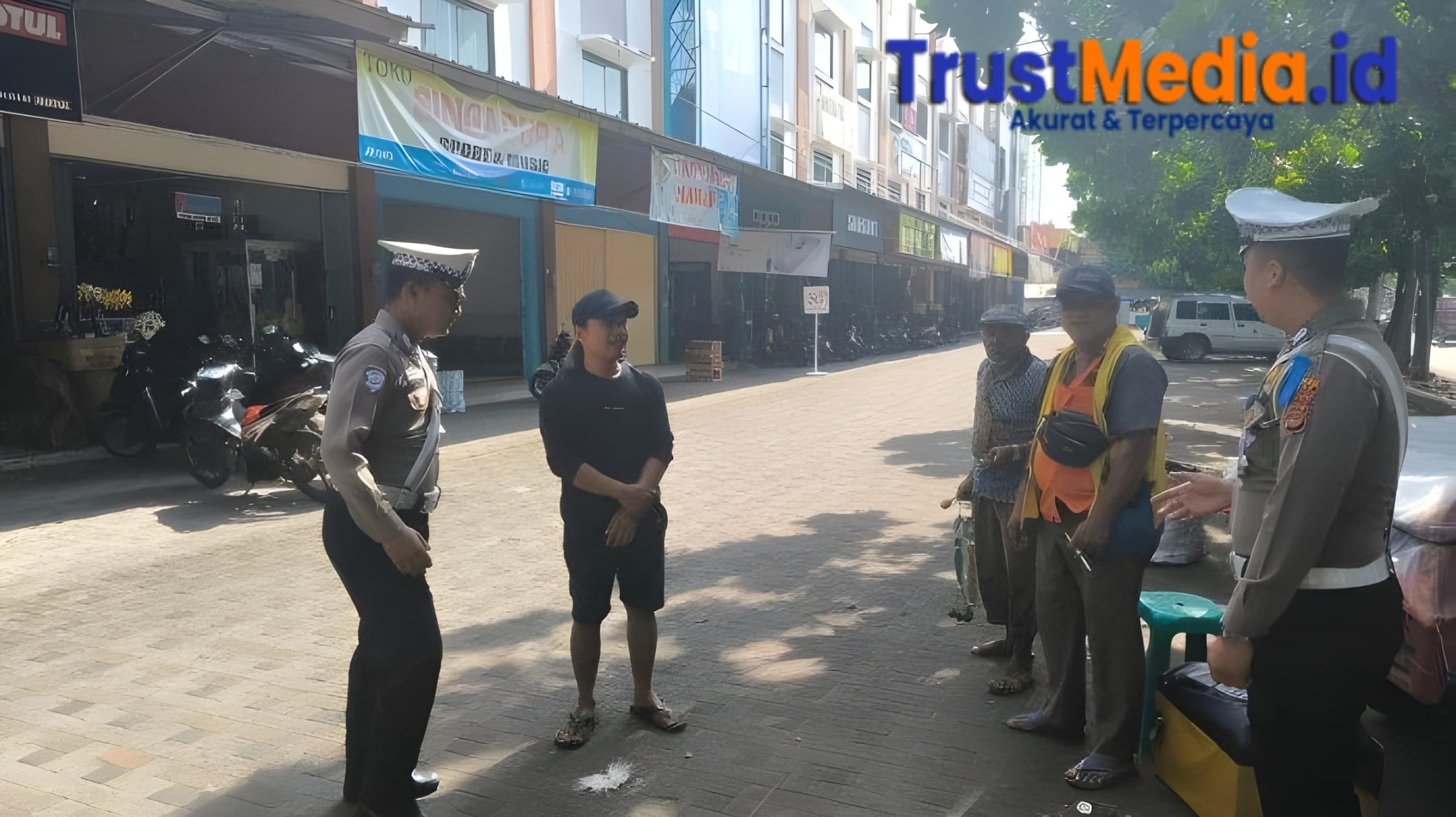 Satlantas Polres Metro Gelar BINLUH Tentang Pentingnya Keselamatan Berkendara Bagi Masyarakat