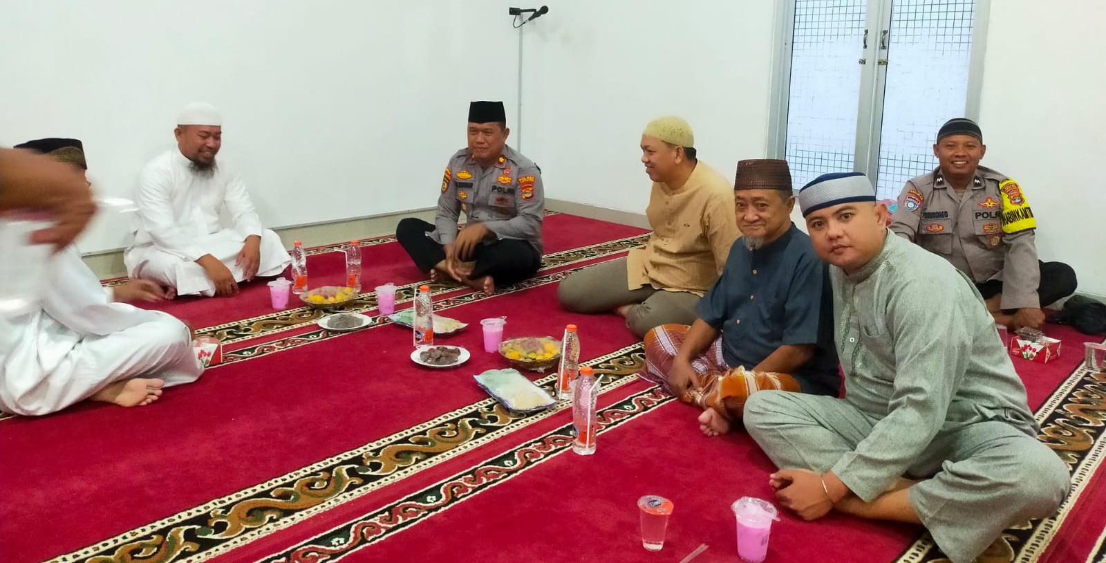 Kapolsek Sukadana Gelar Buka Bersama dan Sampaikan Himbauan Kamtibmas