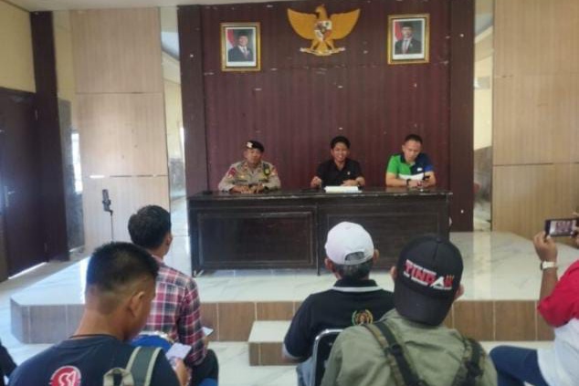 Silaturrahmi Jumpa Pers dengan Kasatresnarkoba Polres Sinjai Bahas Penanganan Narkoba