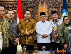 Ketum Firdaus Bersama Pengurus SMSI Pusat Audiensi dengan Mendikdasmen Abdul Mu’ti