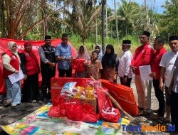 Wabup Panyang Serahkan Bantuan Masa Panik untuk Korban Kebakaran di Gampong Pante Jaloh