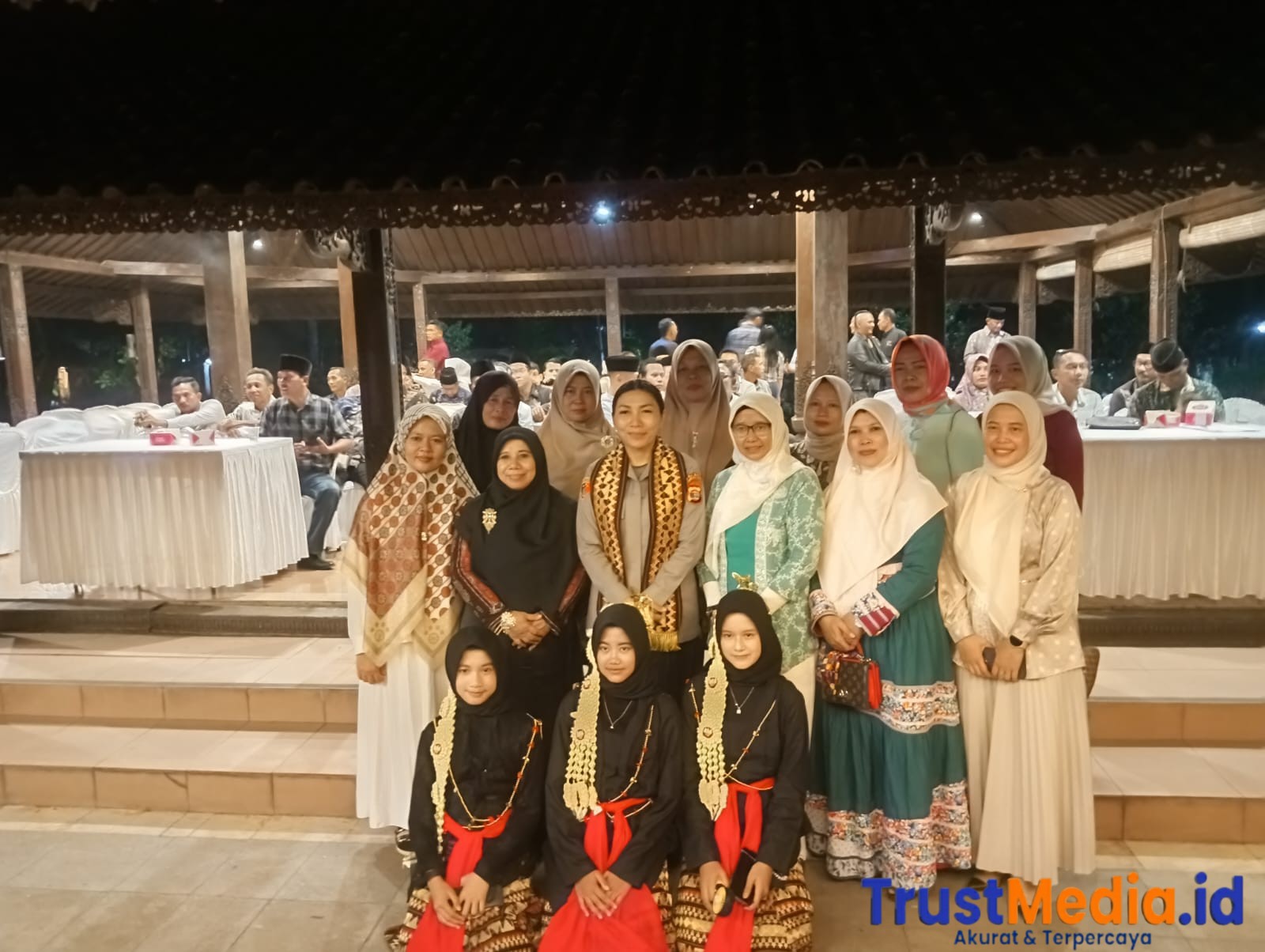 Kapolres lampung timur. AKBP HETI Patmawati, SH . SIK . MM . Silaturahmi KAMTIBMAS di kecamatan batang hari .