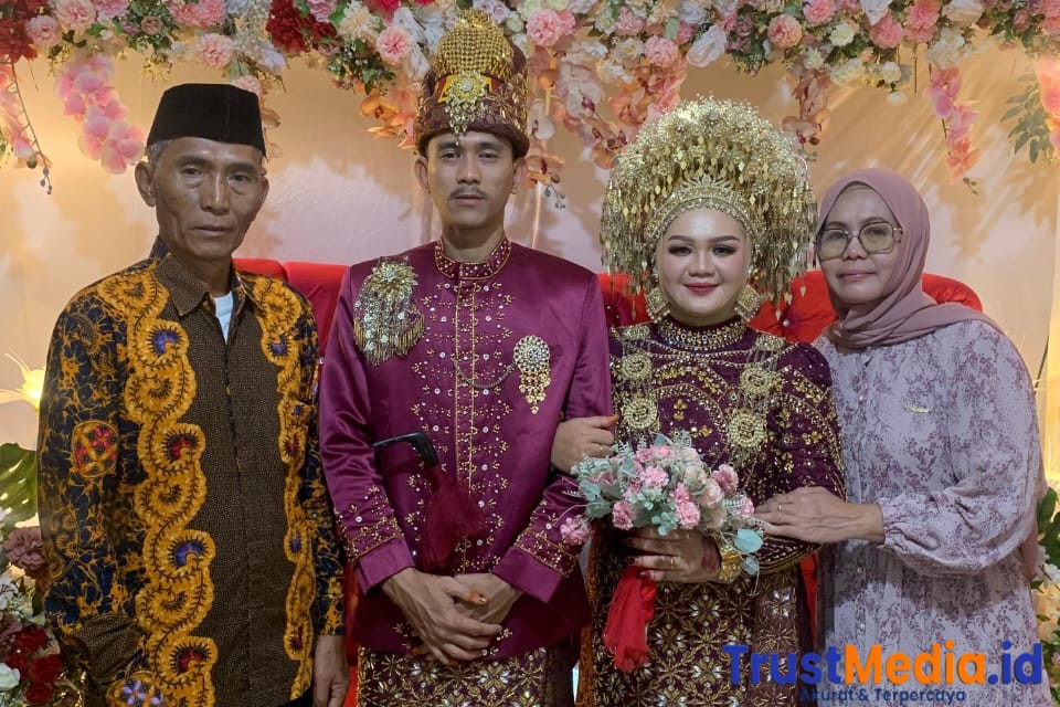 Iklan special  Dahman  Aceh, selamat dan sukses pernikahan putra dan putri