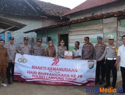 Hari Bhayangkara, Kapolres Lamtim Bantu Warga Korban Puting Beliung