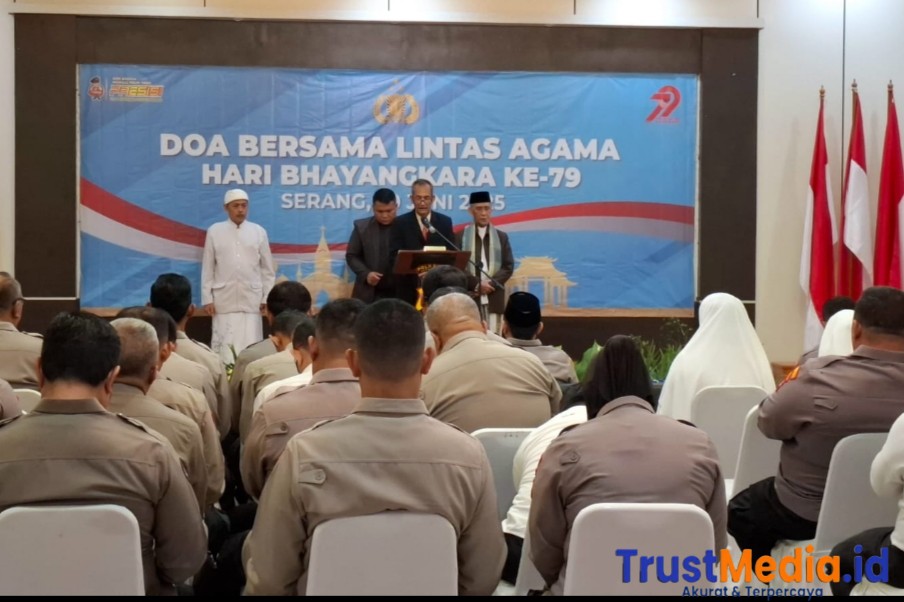 Polresta Serang Kota laksanakan Doa Bersama Lintas Agama dalam rangka Hari Bhayangkara ke 79.