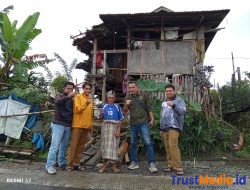 Tim Baznas Sinjai Survei RTLH Sekaligus Menyambangi Korban Longsor dan Korban Kebakaran di Kec. Sinjai Tengah.