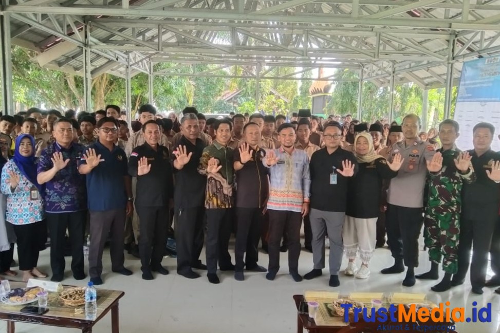 GRANAT DAN BNNK Lampung Timur Kembali gelar P4GN di SMAN 1 Pasir Sakti.