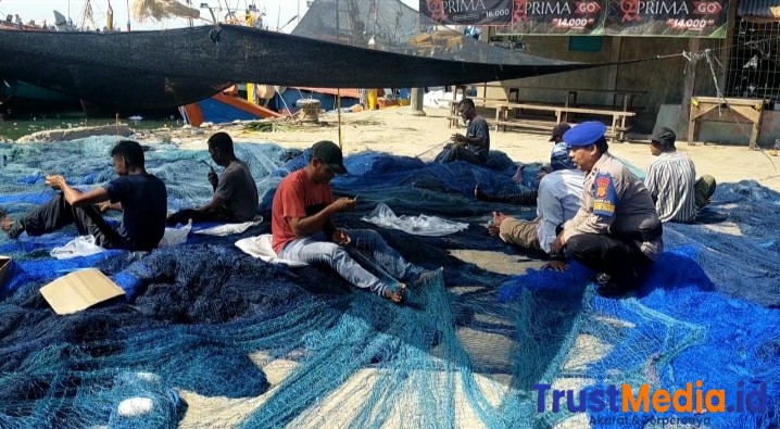 Sat Pol Airud Polres Lhokseumawe Gelar Patroli Dialogis di PPI Pusong Lama