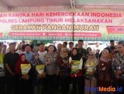 Kapolres Lampung Timur Bersama Bupati Salurkan Bahan Pokok dalam Gerakan Pangan Murah di Way Jepara