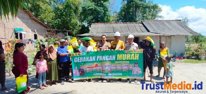 Peduli Masyarakat, Polsek Labuhan Maringgai dan PT Nanda Jaya Silika Gelar Gerakan Pangan Murah