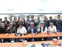 Duet Akhmad Munir & Atal Depari Resmi Daftar Caketum dan Calon Ketua DK PWI Pusat 2025-2030