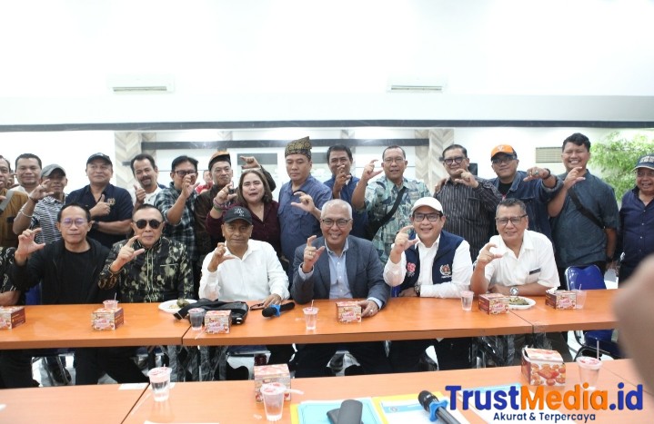 Duet Akhmad Munir & Atal Depari Resmi Daftar Caketum dan Calon Ketua DK PWI Pusat 2025-2030