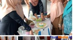 Kepala Desa Kompang dan TP PKK Hadirkan Lomba B2SA Dalam Semarak HUT ke-80 RI Kepala Desa Kompang dan TP PKK Hadirkan Lomba B2SA Dalam Semarak HUT ke-80 RI