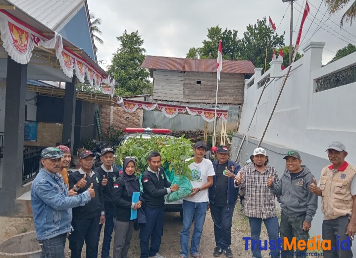 Penanaman Pohon di Titik Rawan Longsor Kompang oleh RAPI Wil.14 Sinjai, Kades Ansar Ucapkan Ini !