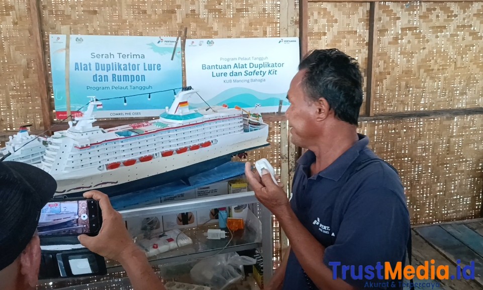 PHE OSES  Berkomitmen beri bantuan modal bagi pengrajin shofenir 