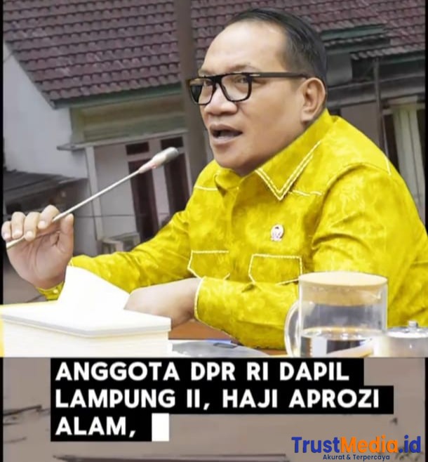 Anggota DPR RI Aprozi Alam Turun Langsung Bawa Bantuan untuk Korban Banjir Bandang Suoh