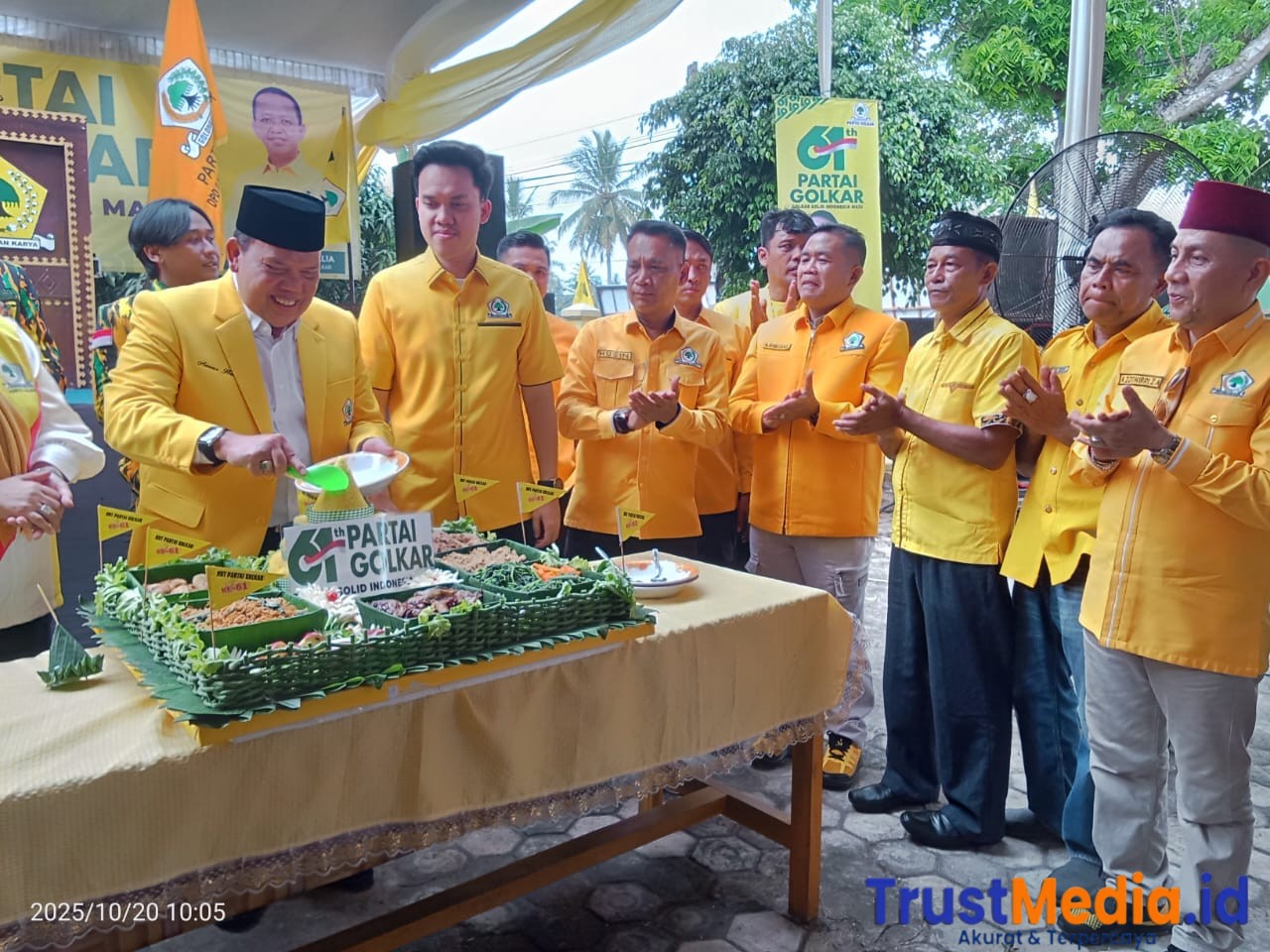 DPRD Partai Golkar Lampung Timur Gelar HUT ke 61 dengan berbagai kegiatan sosial DPRD Partai Golkar Lampung Timur Gelar HUT ke 61 dengan berbagai kegiatan sosial