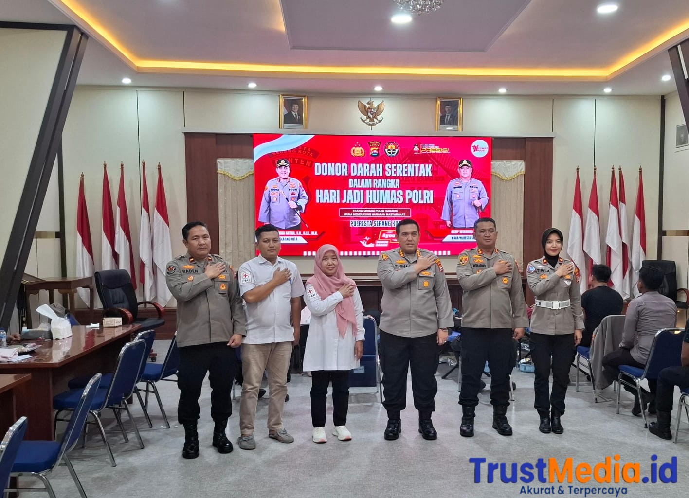 Humas Polresta Serang Kota Gelar Donor Darah Serentak dalam Rangka Hari Jadi Humas Polri ke-74 Humas Polresta Serang Kota Gelar Donor Darah Serentak dalam Rangka Hari Jadi Humas Polri ke-74