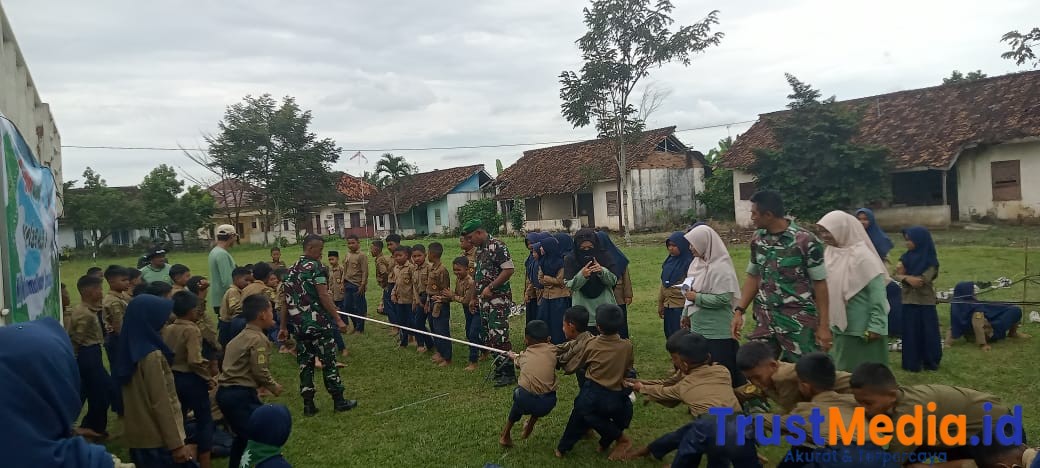 MI muhamadiyah Trimulyo Adakan Outing Class Bersama Koramil Sekampung MI muhamadiyah Trimulyo Adakan Outing Class Bersama Koramil Sekampung